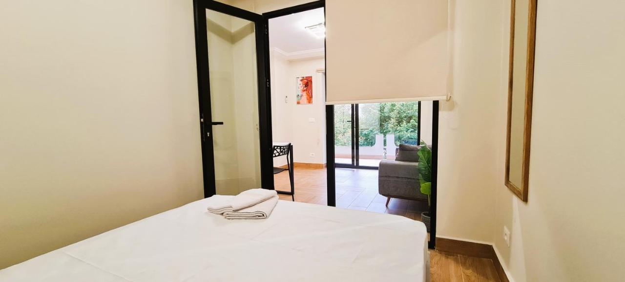 2V1 - Center Apartment 1 Tirana Buitenkant foto
